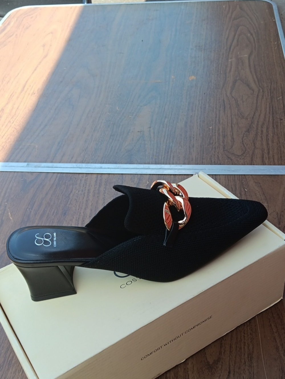 Cosmopolitan Black Pointed Mule with Rose Gold Chain